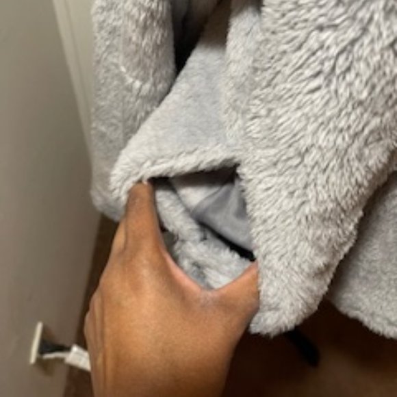 NWT, REAL ESSENTIALS SHERPA PULLOVER - Picture 4 of 6